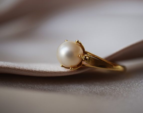 Anello d'oro con perla | Gioielleria De Vitis