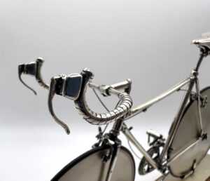 Bicicletta da corsa in miniatura in argento - Gioielleria De Vitis Sabaudia
