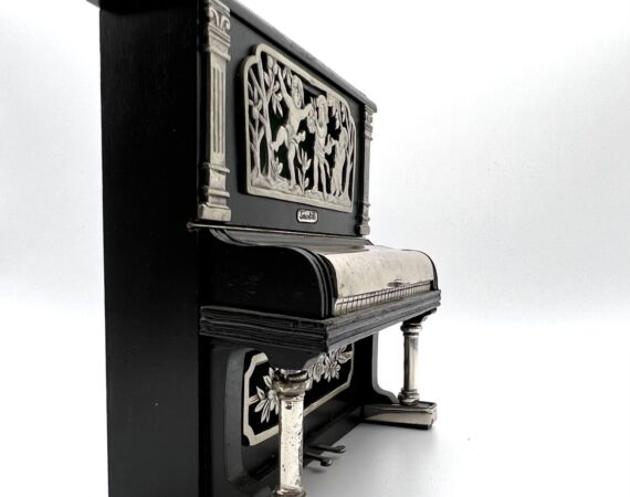 Pianoforte legno e argento Sacchetti modello in scala - Gioielleria De Vitis Sabaudia