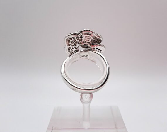 Anello a fiore in oro bianco con diamanti bianchi e brown - Gioielleria De Vitis Sabaudia