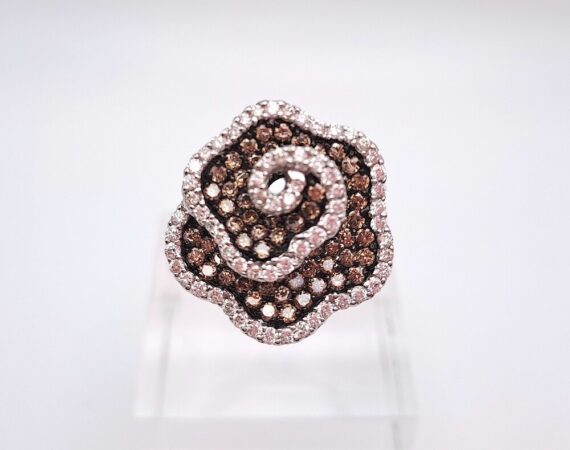 Anello a fiore in oro bianco con diamanti bianchi e brown - Gioielleria De Vitis Sabaudia