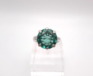 Anello in oro bianco con diamanti e ametista verde - Gioielleria De Vitis Sabaudia
