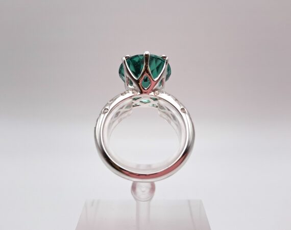 Anello in oro bianco con diamanti e ametista verde - Gioielleria De Vitis Sabaudia