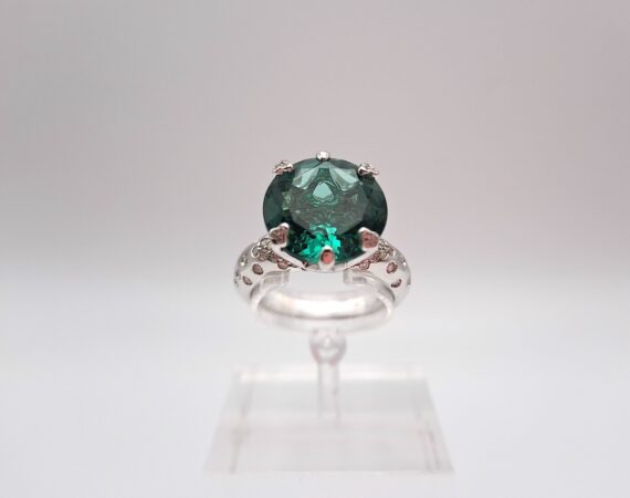 Anello in oro bianco con diamanti e ametista verde - Gioielleria De Vitis Sabaudia