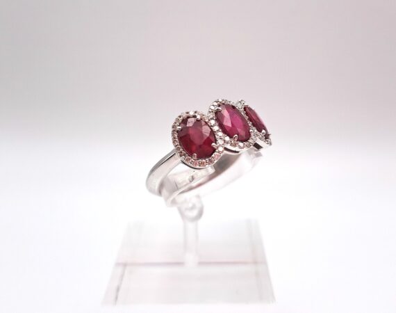 Anello in oro bianco diamanti e rubini - Gioielleria De Vitis Sabaudia
