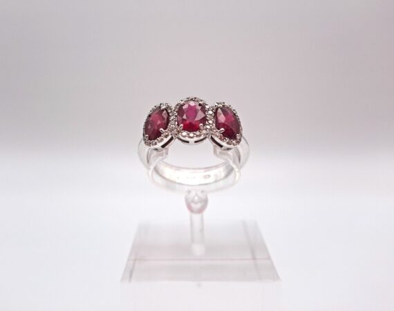 Anello in oro bianco diamanti e rubini - Gioielleria De Vitis Sabaudia