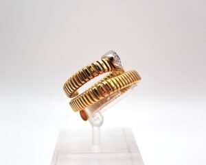 Anello in oro giallo e oro bianco e diamanti K di Kuore - Gioielleria De Vitis Sabaudia