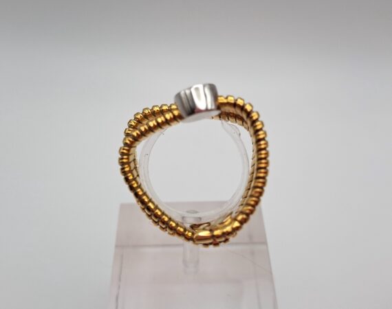 Anello in oro giallo e oro bianco e diamanti K di Kuore - Gioielleria De Vitis Sabaudia