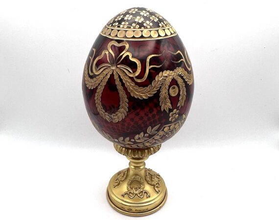 Uovo Ribbon Fabergé dettaglio base - Gioielleria De Vitis Sabaudia