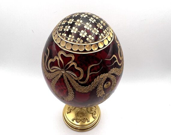 Uovo Ribbon Fabergé dettaglio base - Gioielleria De Vitis Sabaudia