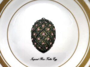 Piatto Rose Trellis Egg Fabergé porcellana di Limoges - Gioielleria De Vitis Sabaudia